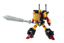 MMC R-04 Leo Dux the Squadron Commander Figure New Official Image (2)__scaled_600.jpg
